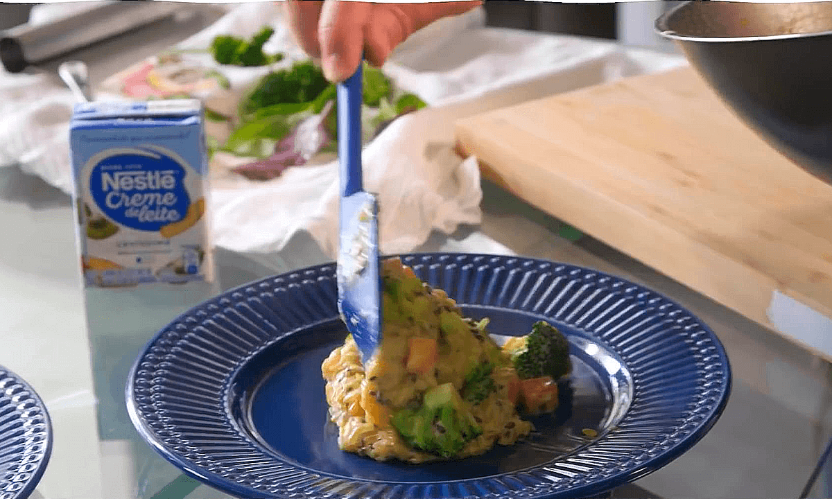 Foto da campanha Põe Cremosidade Nisso | Nestlé